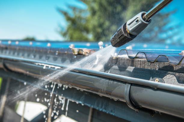 Best Roof Pressure Washing  in Fostoria, OH