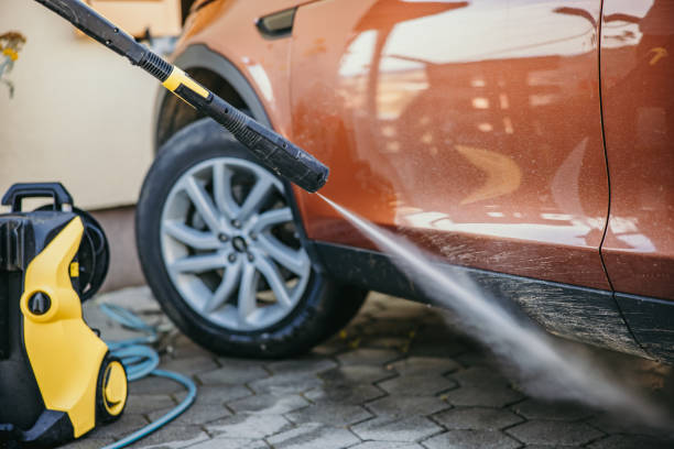 Best Garage Pressure Washing  in Fostoria, OH