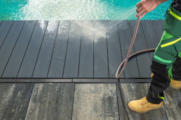Best Deck Cleaning Services  in Fostoria, OH